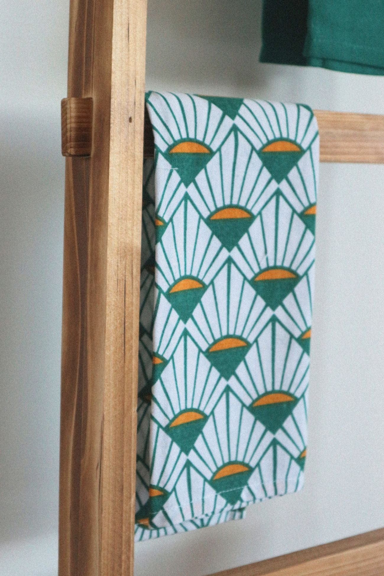 Item International Mila Mila - Set di 3 strofinacci in cotone verde e oro | Item International