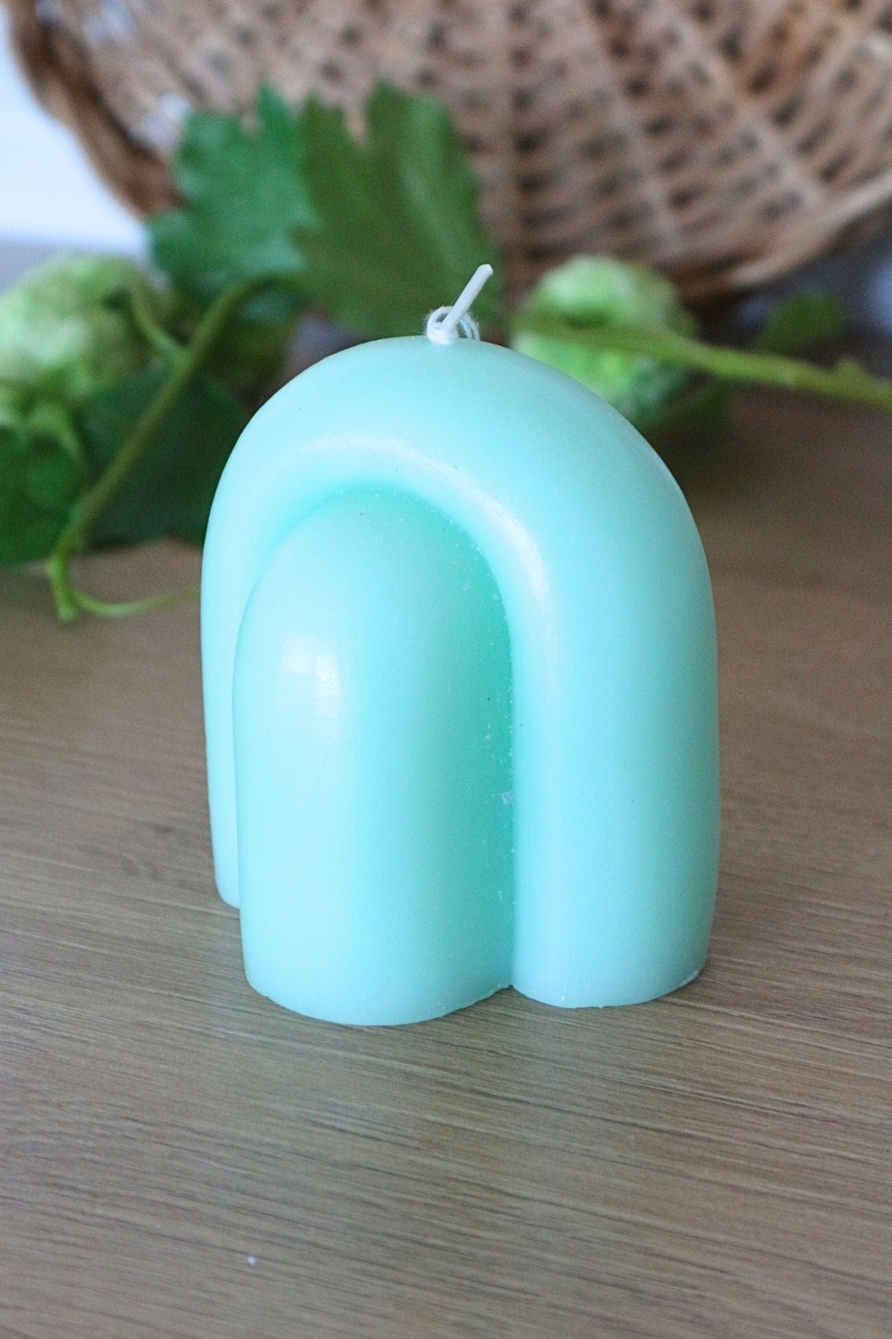 Item International Munai Munai - Candela verde acqua a forma di arco | Item International