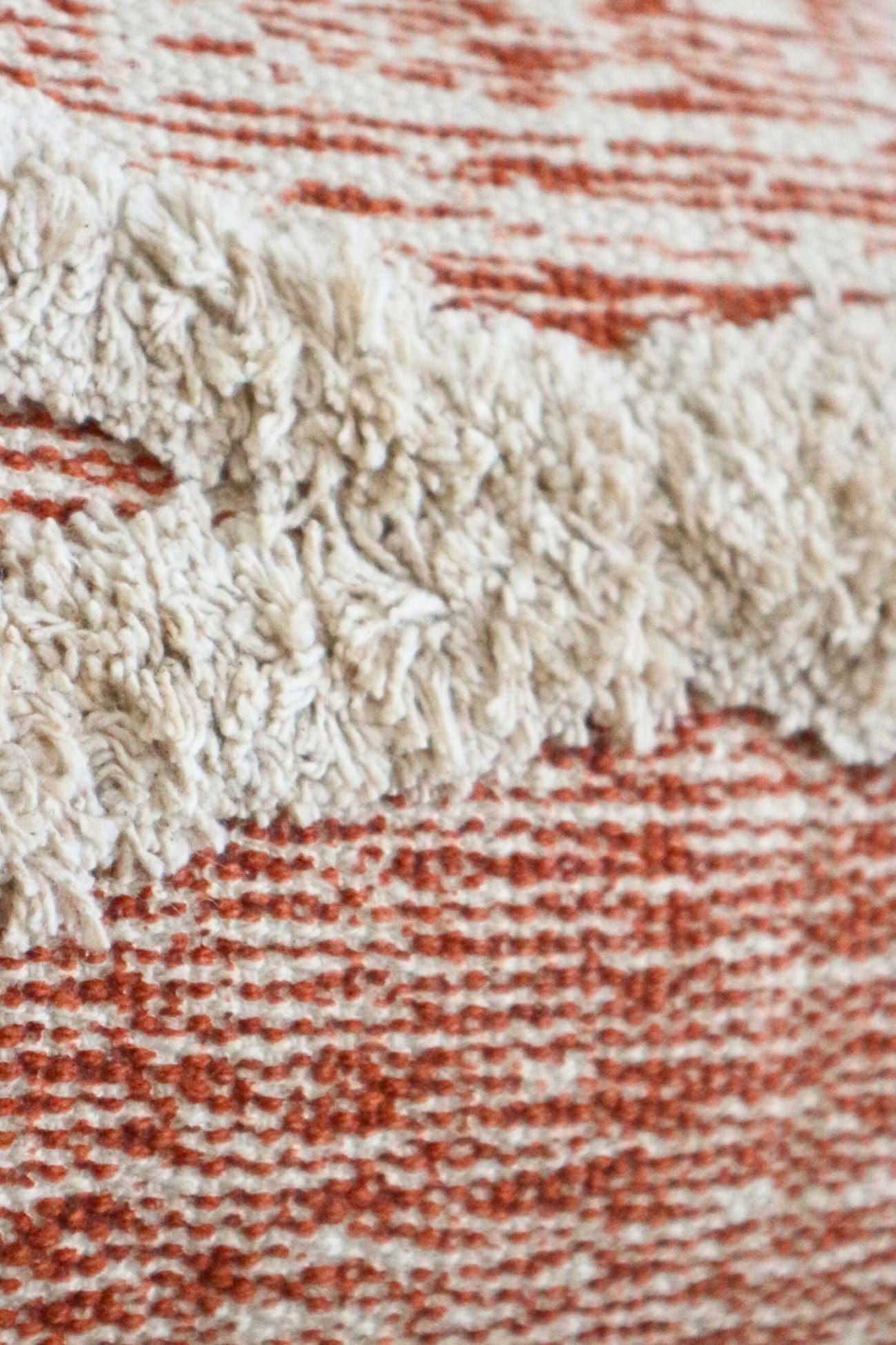 Item International Nahia Nahia - Cuscino arredo rosa imbottito in cotone con frange | Item International