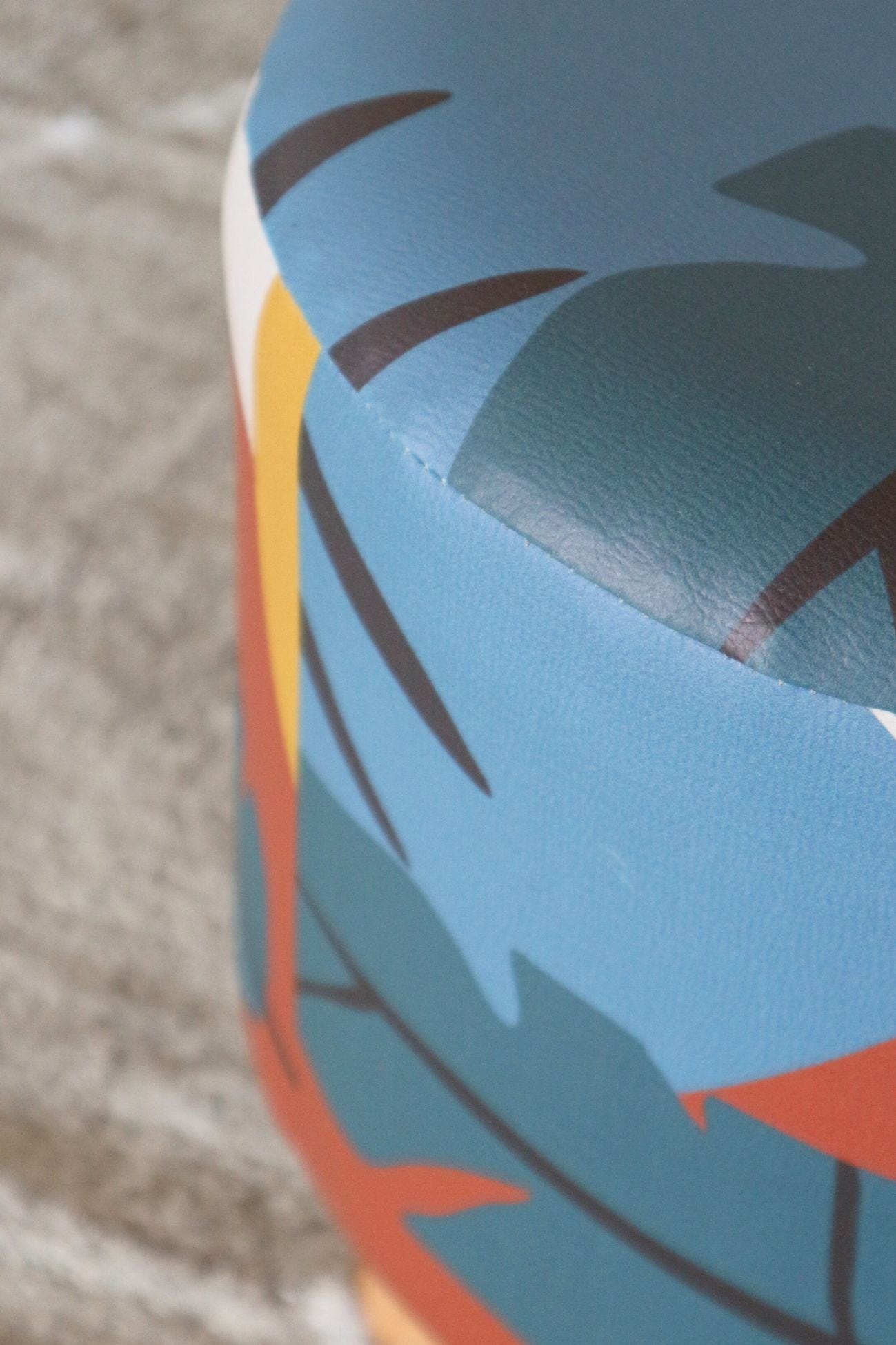 Item International Palawan Palawan - Pouf rotondo con gambe in legno in stile esotico | Item International