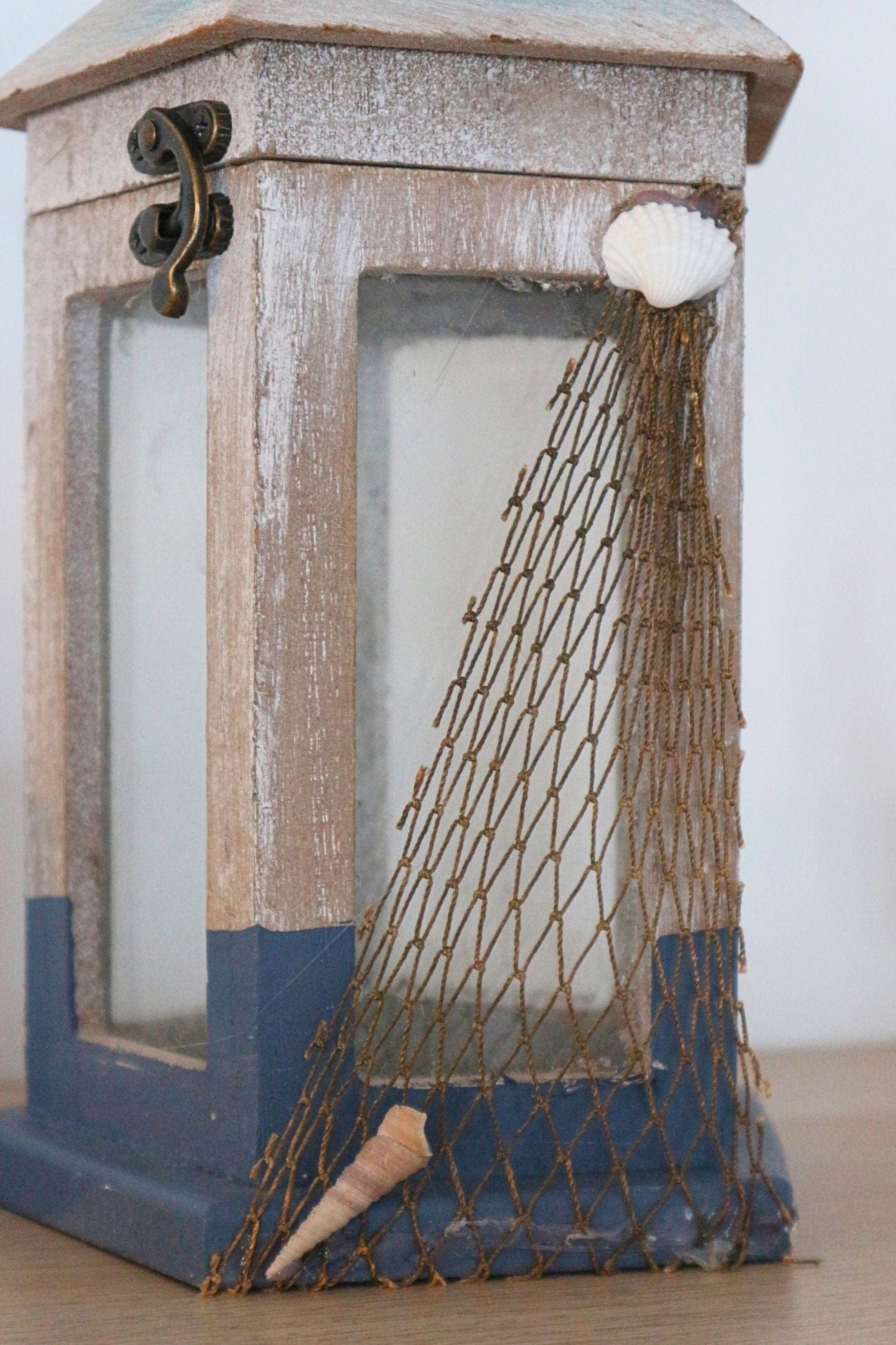 Item International Pontus Pontus - Lanterna in stile marino in legno e vetro con conchiglie | Item International