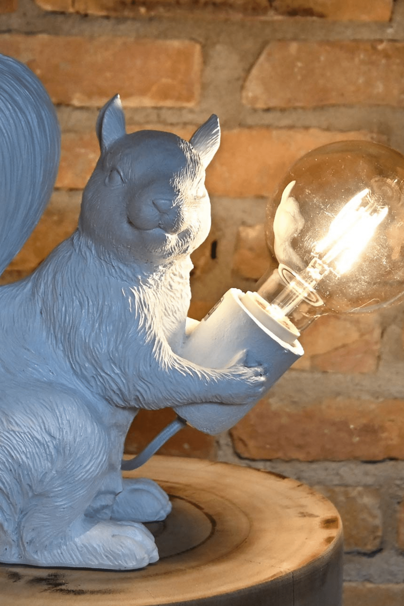 Item International Scrat Lampada da scrivania a forma di scoiattolo