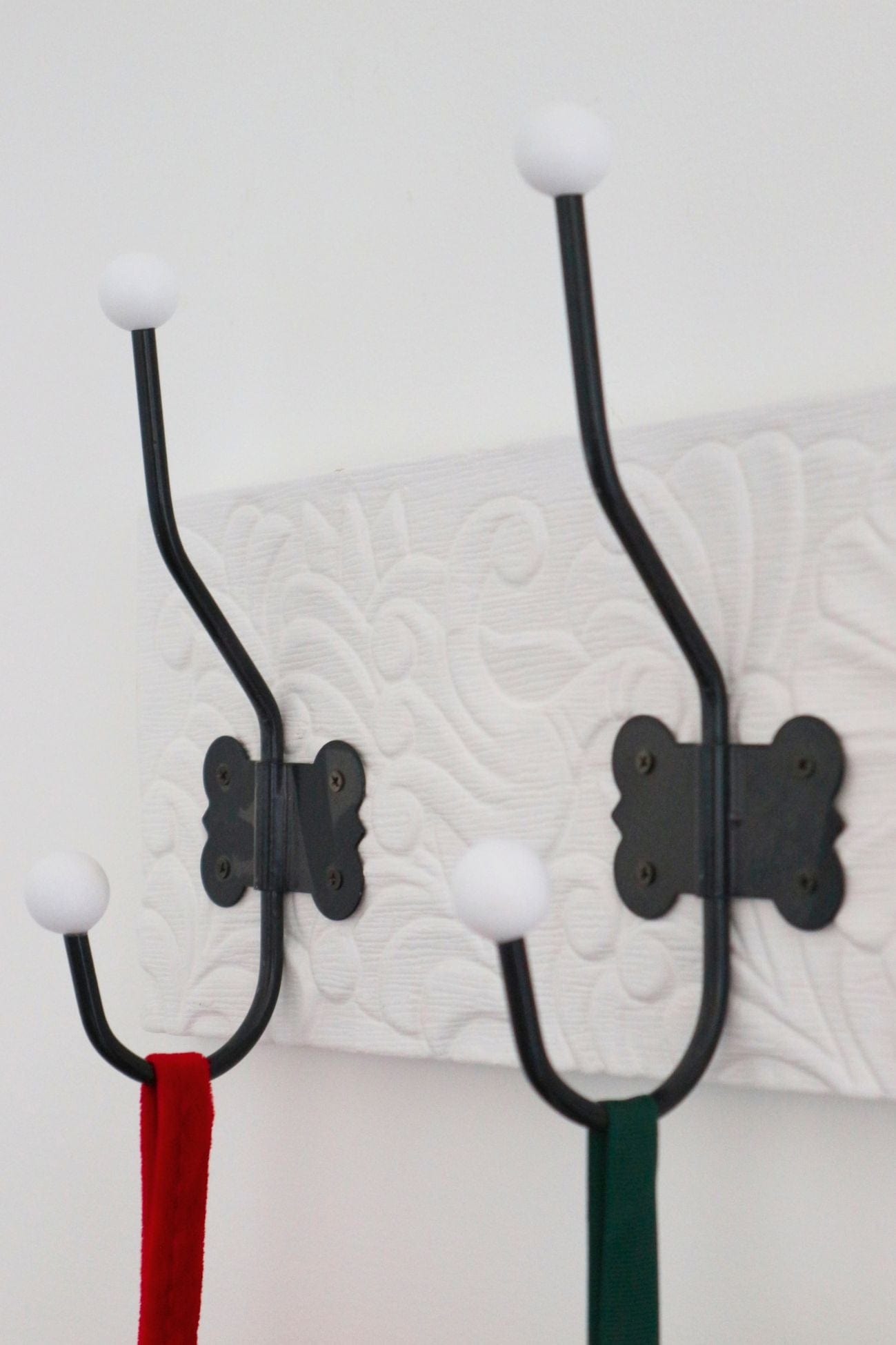 Item International Stacey Stacey - Appendiabiti in legno con ganci in metallo | Item International