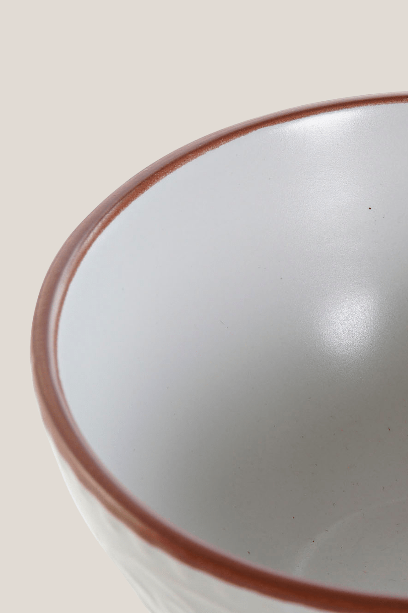 Item International Tiffany Ciotola in porcellana bianca in stile Shabby Chic