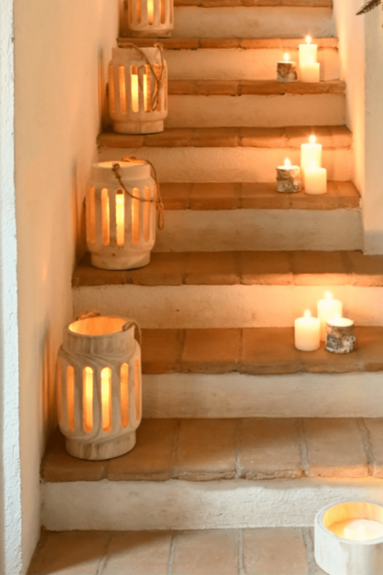 Item International Zaria Lanterna in legno di paulownia con interno in vetro