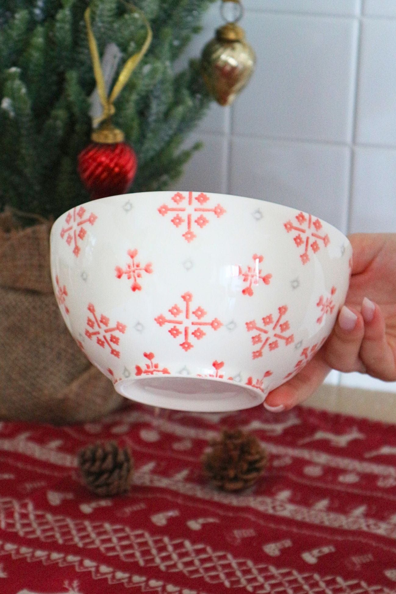 Luxe Lodge Jingle Bells Jingle Bells - Ciotola natalizia con fiocchi decorata a mano | Luxe Lodge