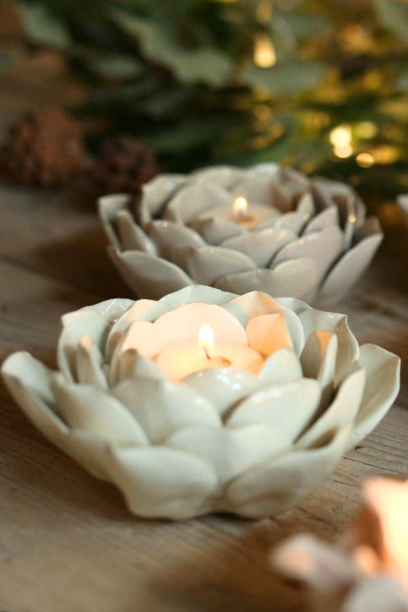 Luxe Lodge Nimphea Nimphea - Portacandela con petali in ceramica verde tenue | Luxe Lodge