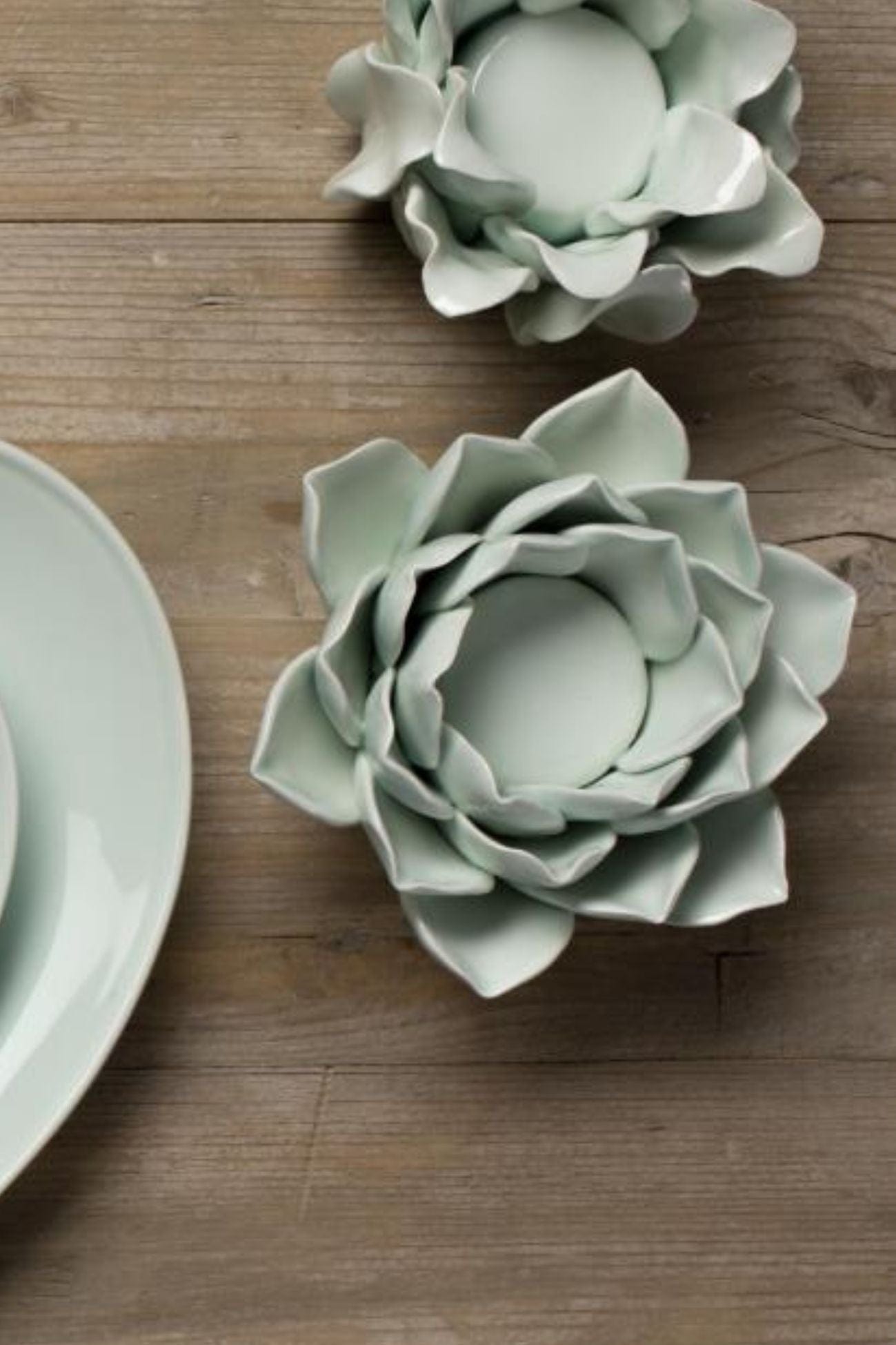 Luxe Lodge Nimphea Nimphea - Portacandela con petali in ceramica verde tenue | Luxe Lodge