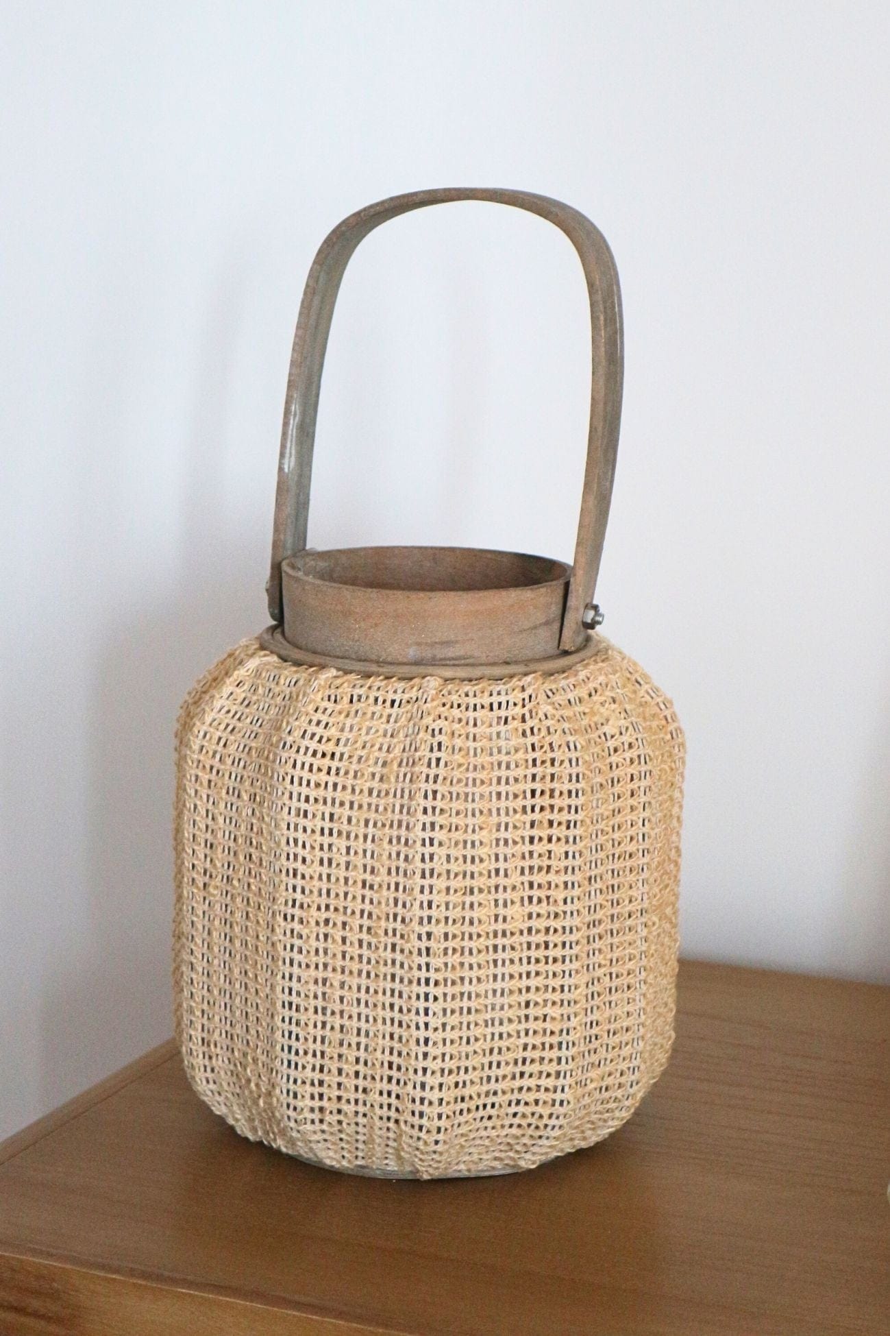 Luxe Lodge Smid Smid - Lanterna in legno e tessuto beige con interno in vetro | Luxe Lodge