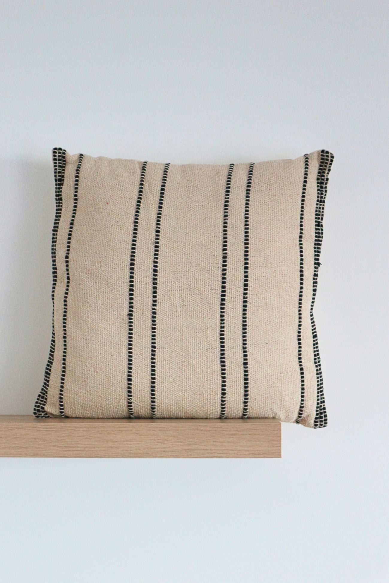 Novità Home Parallelas Parallelas - Cuscino arredo in cotone con fantasia moderna | Novità Home