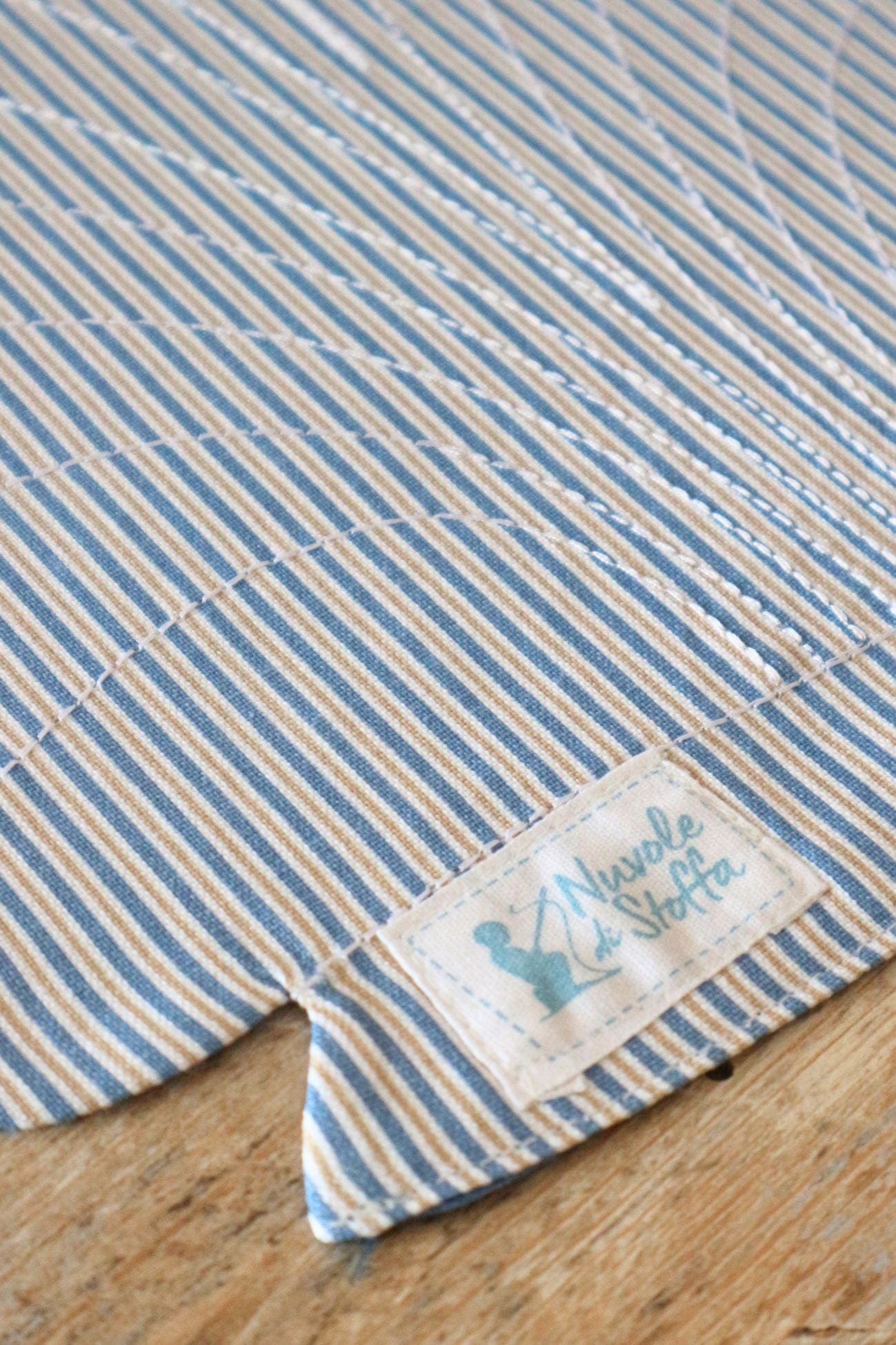 Nuvole di Stoffa Glauco Glauco - Tovaglietta a forma di conchiglia bianca e azzurra | Nuvole di Stoffa