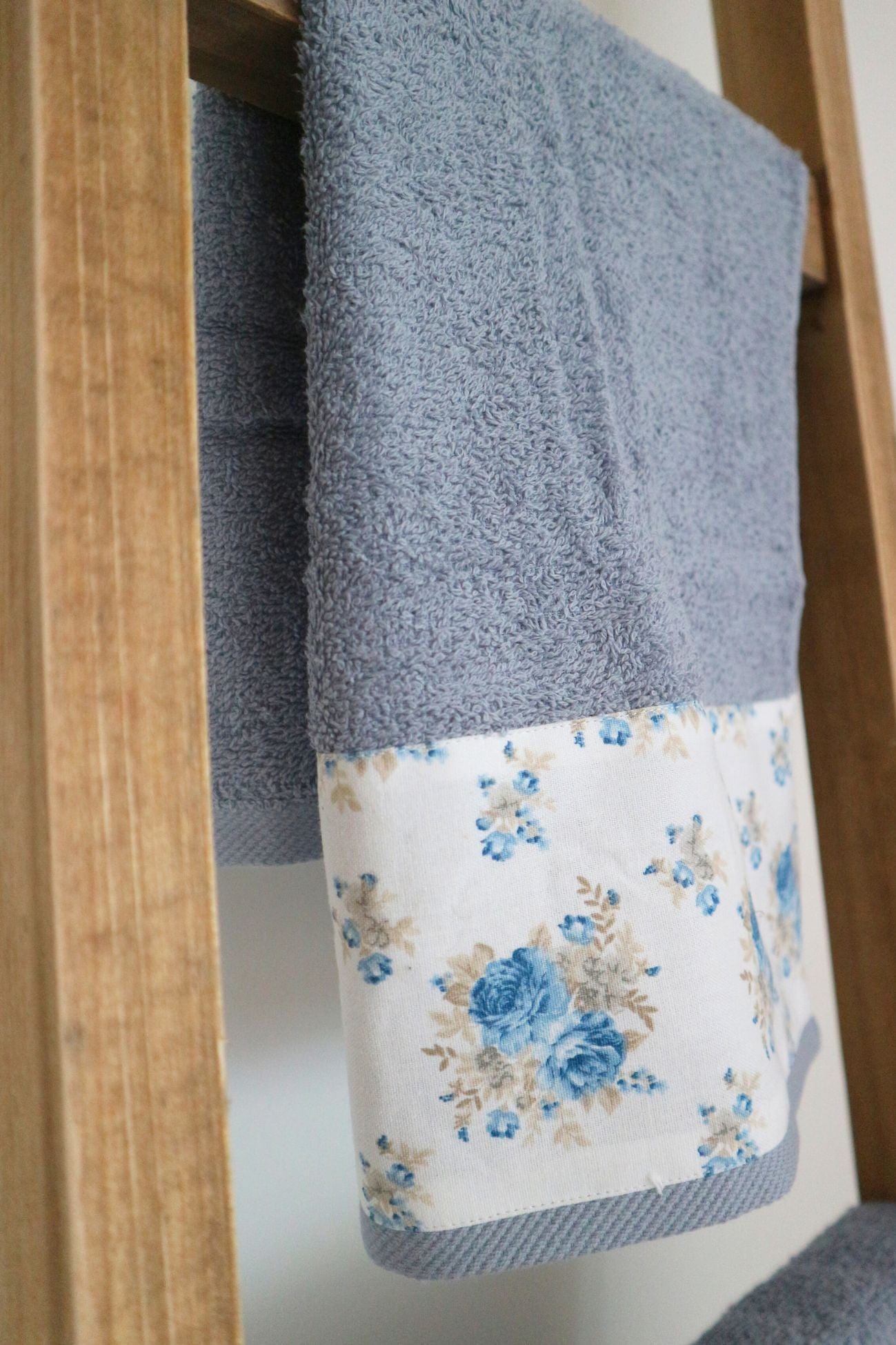 Nuvole di Stoffa Camilla Camilla - Coppia asciugamano viso e ospite in cotone azzurro | Nuvole di Stoffa