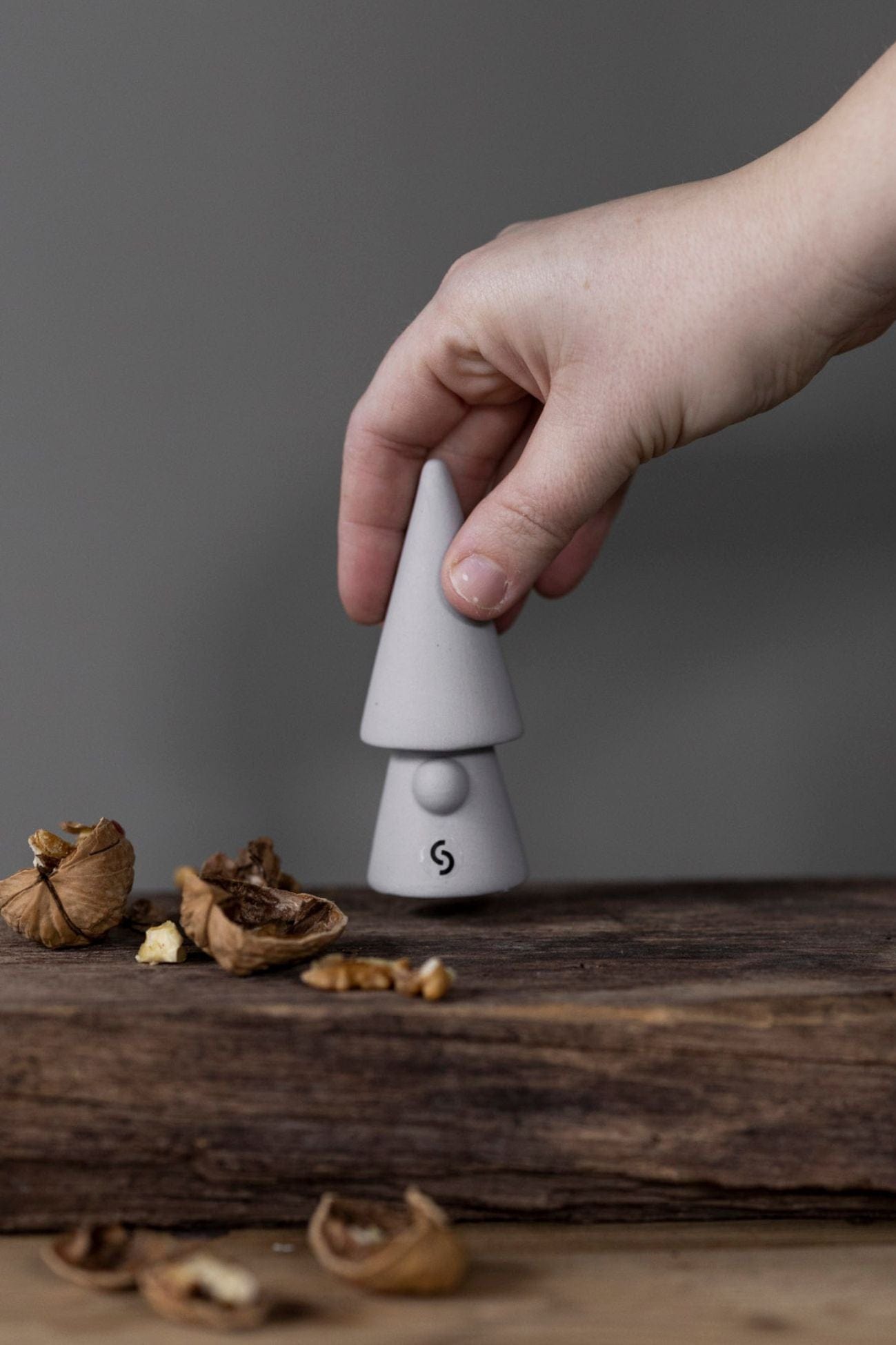 Storefactory Scandinavia Evert Evert - Gnomo natalizio piccolo in ceramica opaca bianca | Storefactory Scandinavia