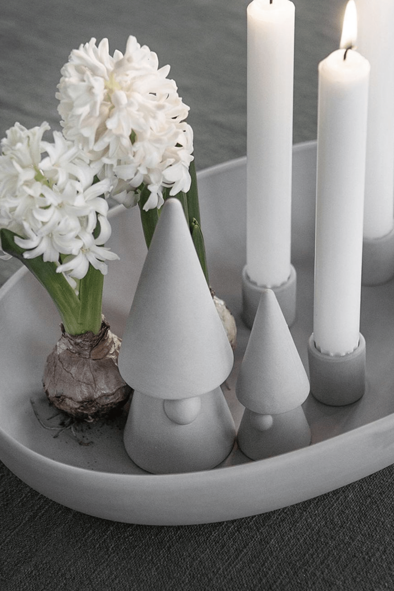 Storefactory Scandinavia Folke Gnomo natalizio piccolo in ceramica opaca bianca