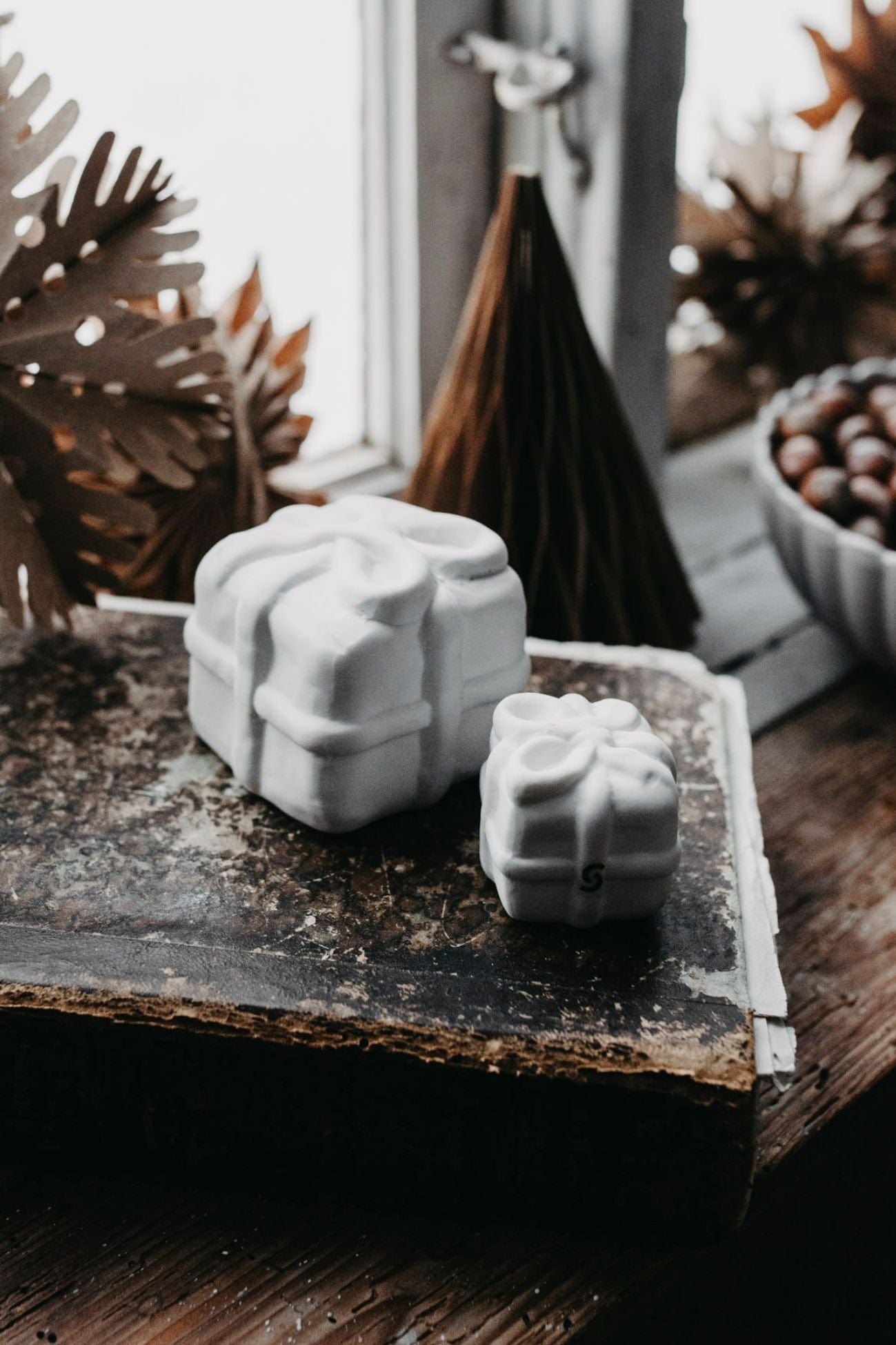 Storefactory Scandinavia Kramsta Kramsta - Regalo di natale in ceramica opaca bianca | Storefactory Scandinavia