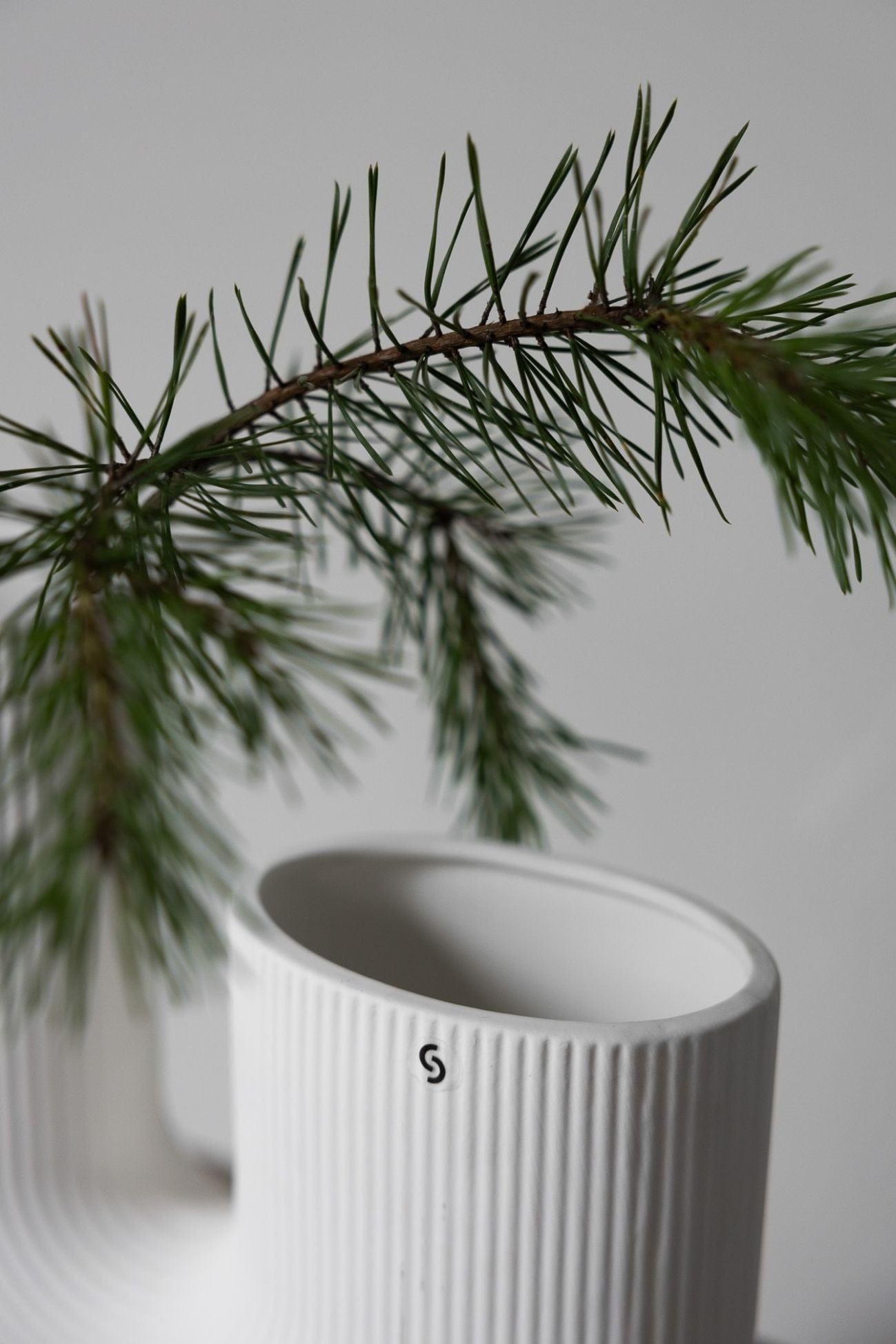 Storefactory Scandinavia Stravalla Stravalla - Vaso di design Stråvalla in ceramica bianca | Storefactory Scandinavia